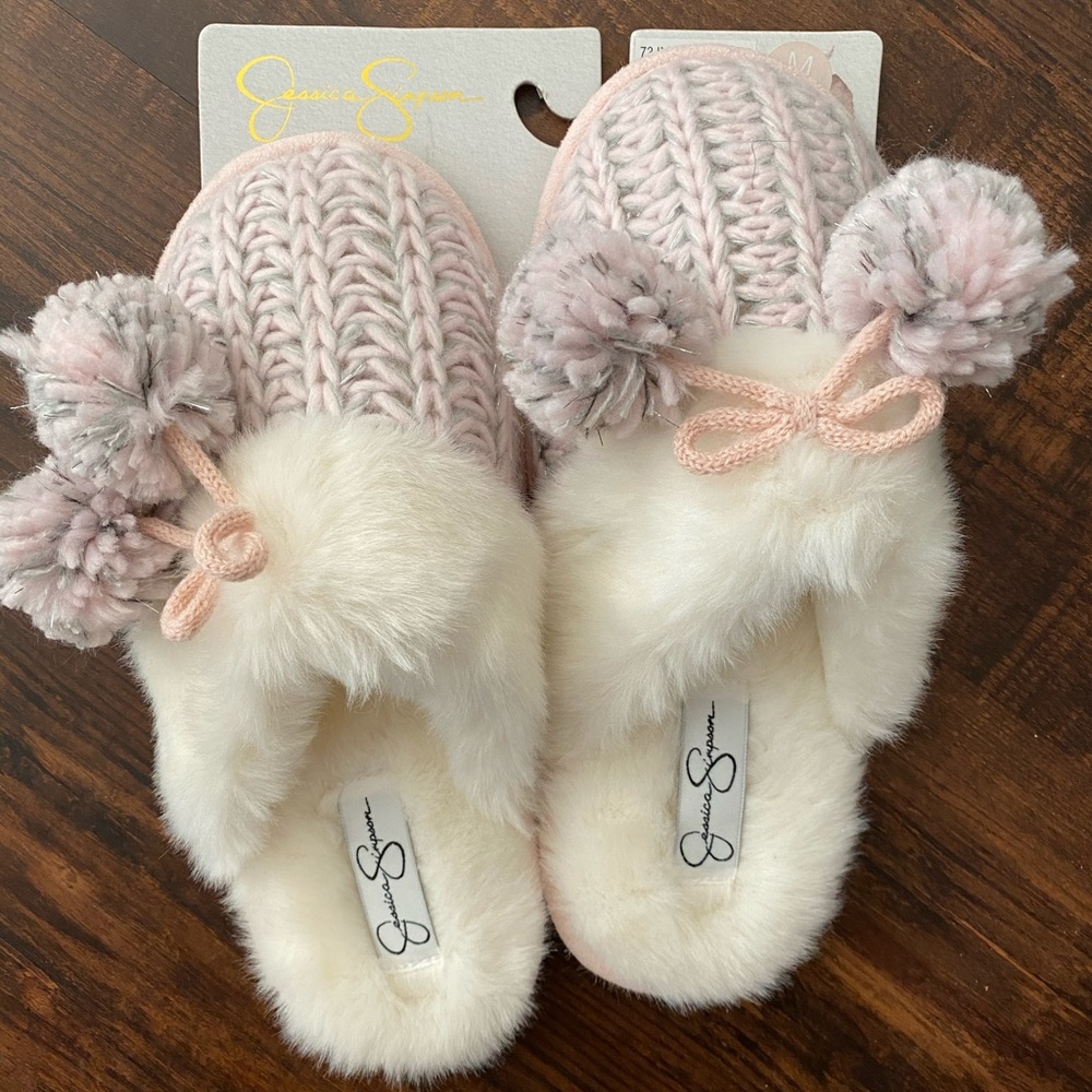Jessica Simpson slippers. Size M (7-8)